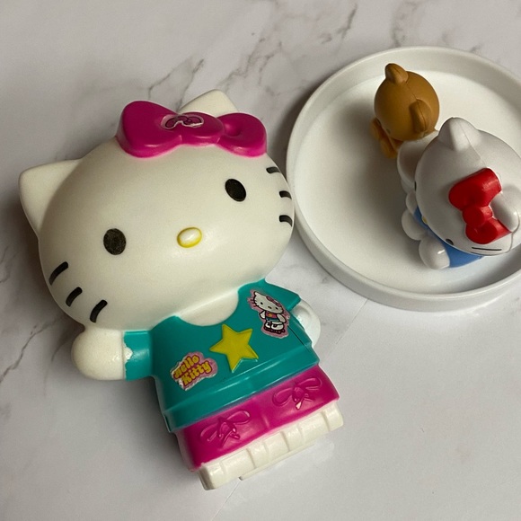 Hello Kitty Sanrio McDonalds Toy Spinning Cake Topper Sitting collection figures - Picture 7 of 13